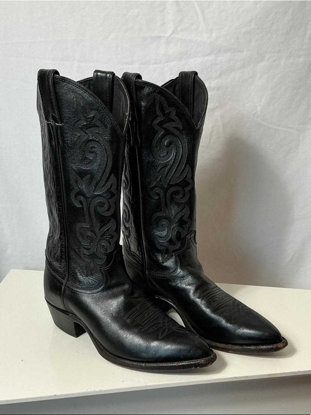 Justin Boots Black Leather Embroidered Cowboy Boots M7/W9